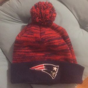 PATRIOTS POM HAT